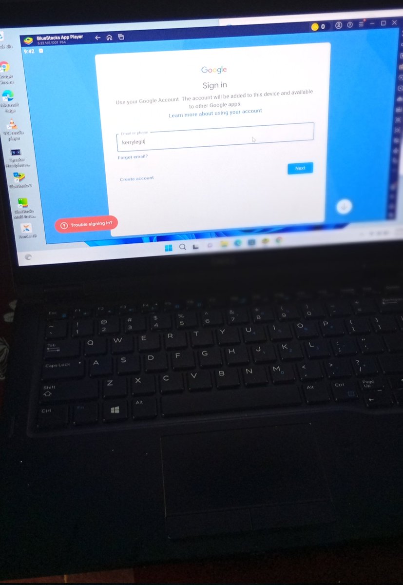 Kerrylegit tweet media