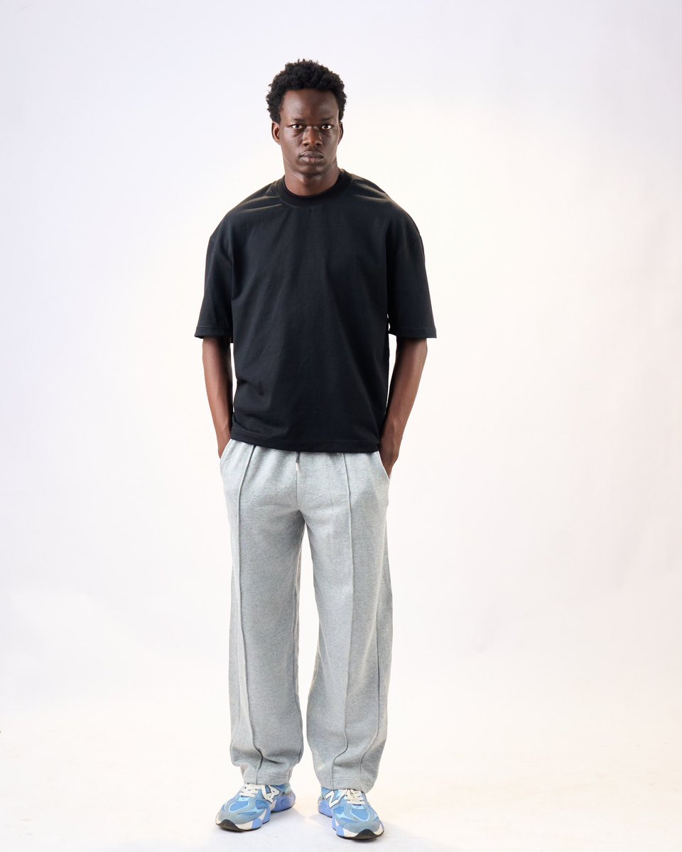 BuchiJacobs's tweet photo. Patiently waiting for the day my business goes viral on this app 😩. I run a clothing brand @CobsSun .

Joggers= 17,000
T-shirt = 9,000 (from 200gsm upward) 
Sweatshirt = 20,000

Ask around we are the best 🤭. 
You can check us out on IG too. https://t.co/HDOEq0WluJ