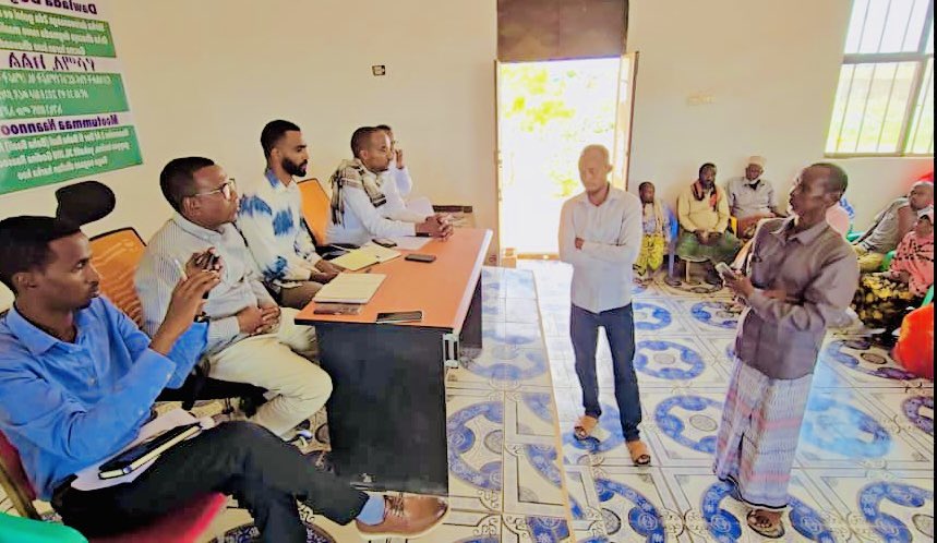 AnasirGaras's tweet photo. Submission of the Report on Findings from the Communities of Raso District &amp;Magaloqansax k/l Regarding the R-M Road Project (Lot 1). This project, funded by the World Bank, is carrying out important development works in the Somali Region, playing a major role in strengthening. https://t.co/yoHrC3Ql0K