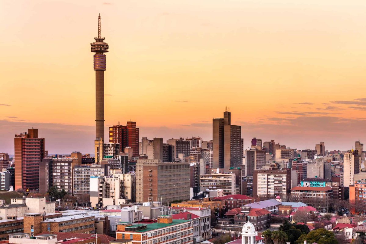 fare_alerts's tweet image. ✈️ MILAN ↔️ JOHANNESBURG 🇮🇹🇿🇦
Under $500 USD return (Air Algérie)

🛫 Via Algiers
🗓️ July dates
👉 tinyurl.com/mr36zk4p

⚡️ Won’t last long

Prices may change &amp;amp; are subject to availability.

#FlightDeals #CheapFlights #FareDeals