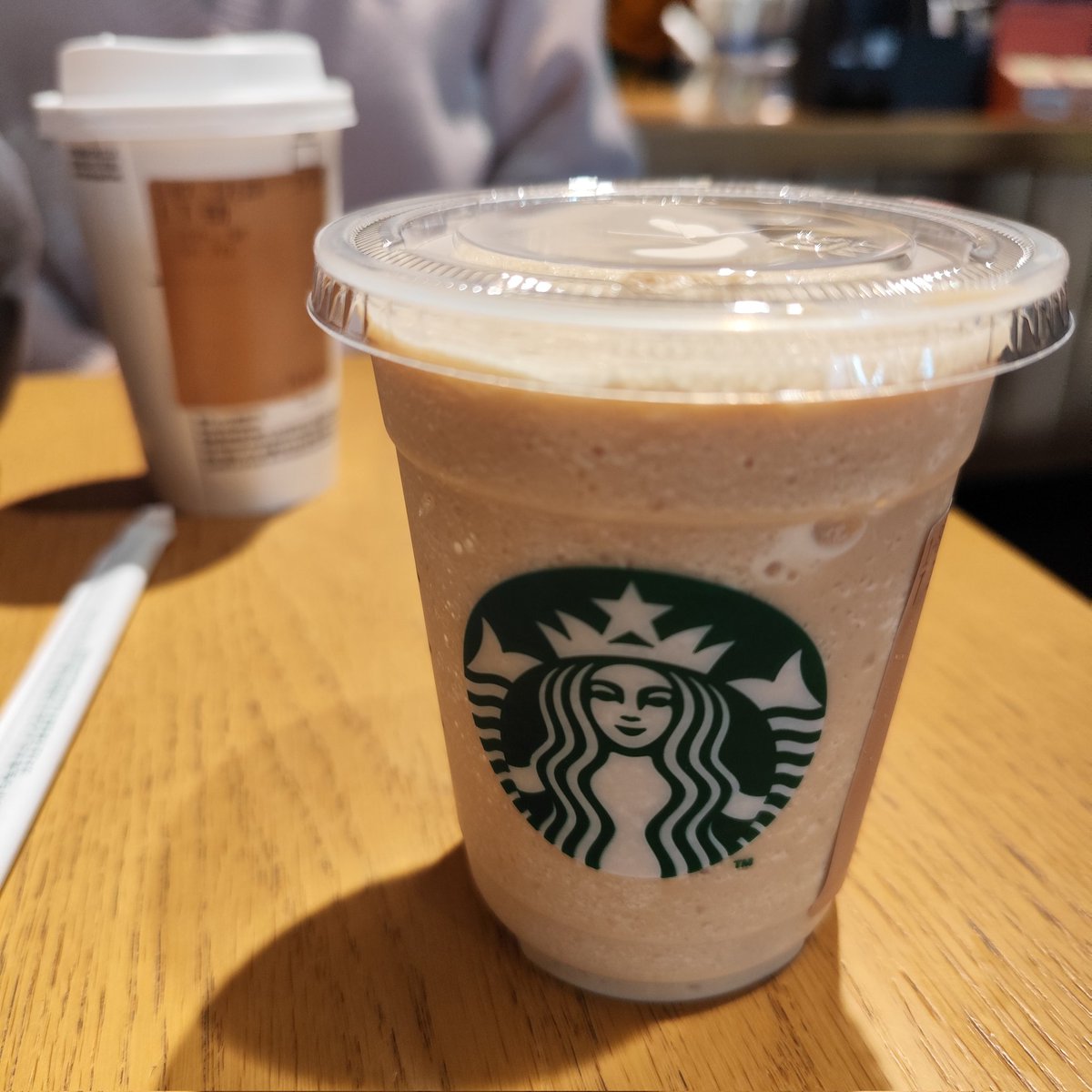 QuattroTokyo's tweet photo. 上野散歩して、ゴールのスタバでフラペチーノ
 #Starbucks  #上野 https://t.co/6F6bNb2wCl