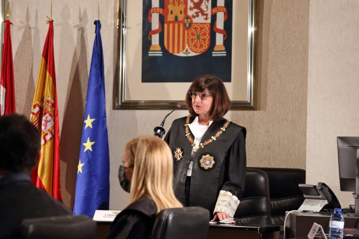 Creo que quizás le debamos algún reconocimiento a la fiscal que hundió su carrera por decir la verdad.
Lastra se une a la lista honrosa del tte fiscal Alegria o Maria de la O Silva..