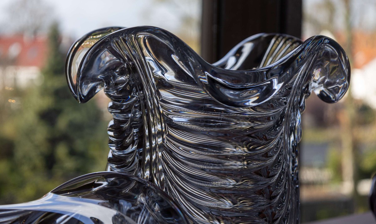 glasmuseum's tweet photo. Met hun ondernemende visie ziet Val Saint Lambert in de jaren 50 kansen in vaklieden uit Italië. Guido en Antonio Bon in 1947 en 1949 werken bij de fabriek. Op Murano is er voor hen geen werk na WOII.

‘Fantaisies Artistiques - Guido en Antonio Bon’ is nu te zien. https://t.co/pCPDxKA2kw