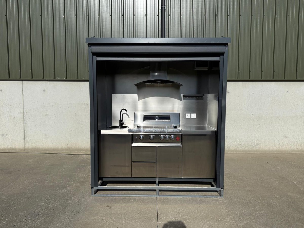 amsauctionsuk's tweet image. 🤩 Featured Lot Friday! Take a look at Lot 10 in our Plant Machinery &amp;amp; Workshop Sale 🤩

🔥 7' Barbecue
📍 Electric Roller Door
📍 Stainless Steel Interior Wall
📍 Bluetooth Speakers
📍 Extractor

👉️ Register and Bid now buff.ly/wOpRacU 

#Barbecue #BBQ #Outdoor #Home
