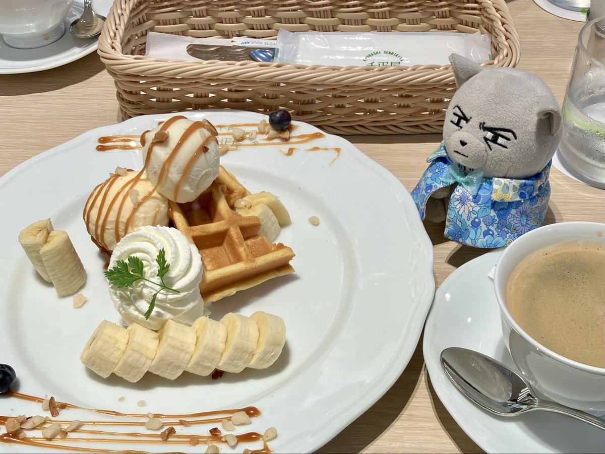 今日のおやつ🧁ﾊﾞﾅﾅ ﾜｯﾌﾙ