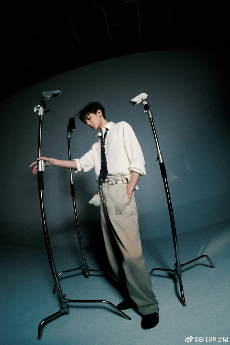 forbiwenjun's tweet photo. 260501 | Wenjun Weibo update (1/2)
🦈: 📞 See you soon!

#毕雯珺 #BiWenjun https://t.co/v0kniRN3KV