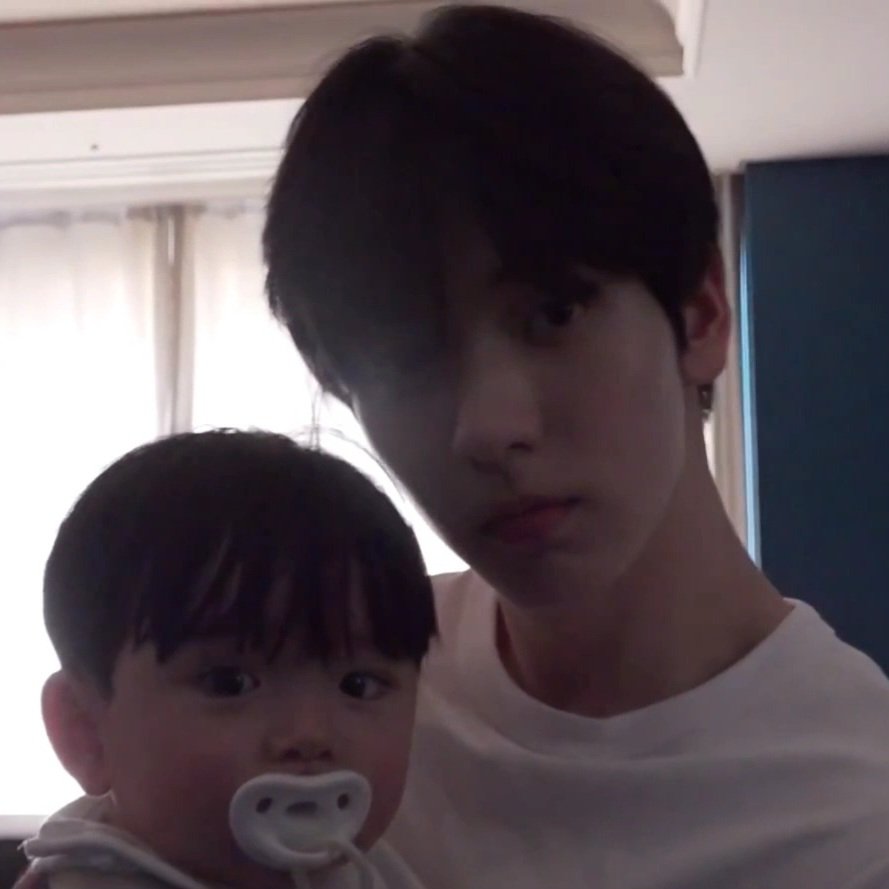 z_ziptokki's tweet photo. 꼬순내 폴폴 토끼 부자🐰👶🏻 https://t.co/kseHm832rt