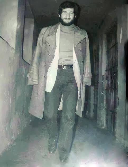 Gülüşüyle ölümü korkutan Yiğit: CENGİZ BAKTEMUR 🐺 o Ülkü erlerinden yalnızca biridir… 🇹🇷

1 Mayıs 1982