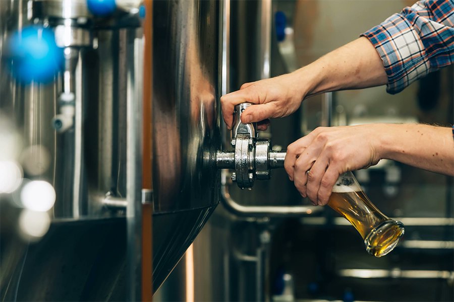 FoodIng1st's tweet image. Carbon dioxide supply shortage threatens Europe’s beer and #beverage sectors

#alcoholicbeverages #foodnews

Read the full article here👉foodingredientsfirst.com/news/co2-suppl…
