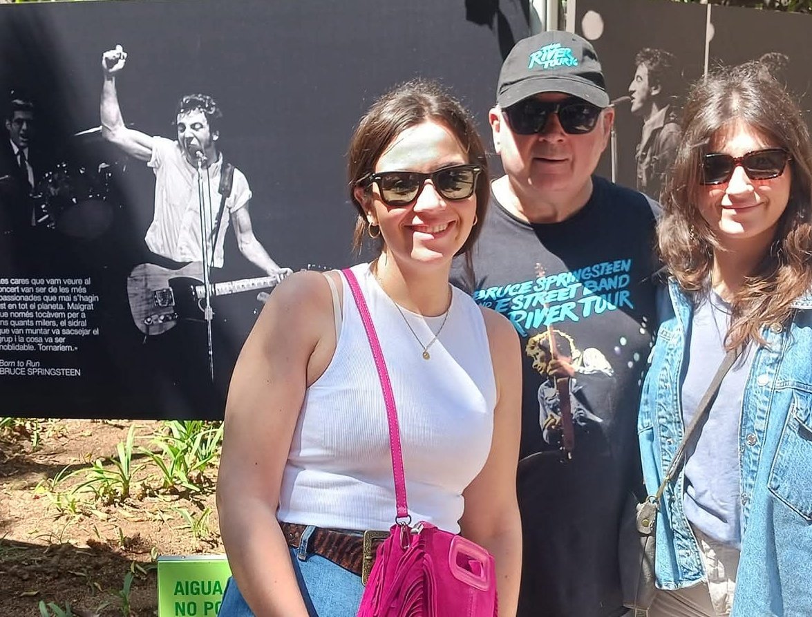 VLafora's tweet image. Great shot Emma, back to Barcelona May 1, 2023 &amp;amp; April 21, 1981. Happy #SpringsteenFriday
Come on 😎👍 ✌! 
#BS #ESB #RiverTour #NoKings