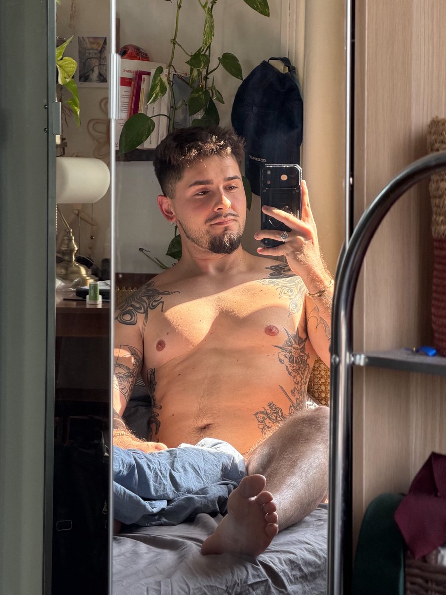 Hugo tweet media