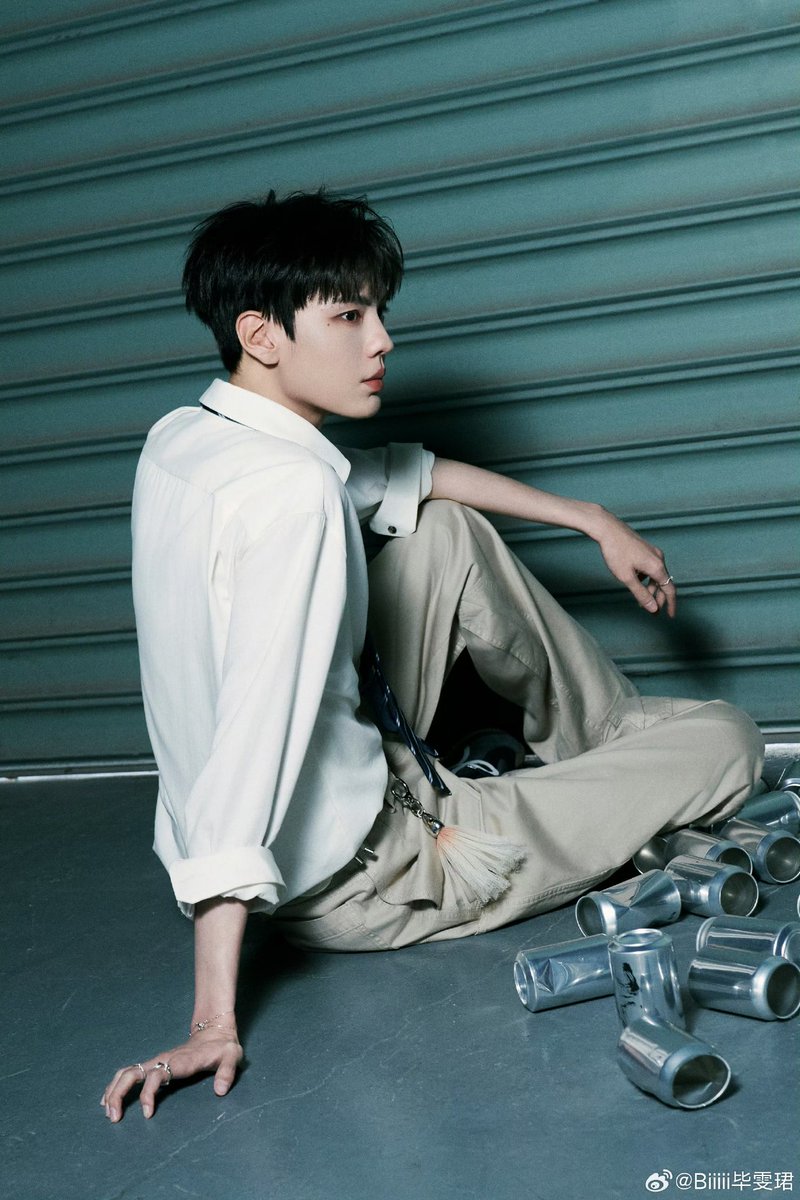 forbiwenjun's tweet photo. 260501 | Wenjun Weibo update (1/2)
🦈: 📞 See you soon!

#毕雯珺 #BiWenjun https://t.co/v0kniRN3KV