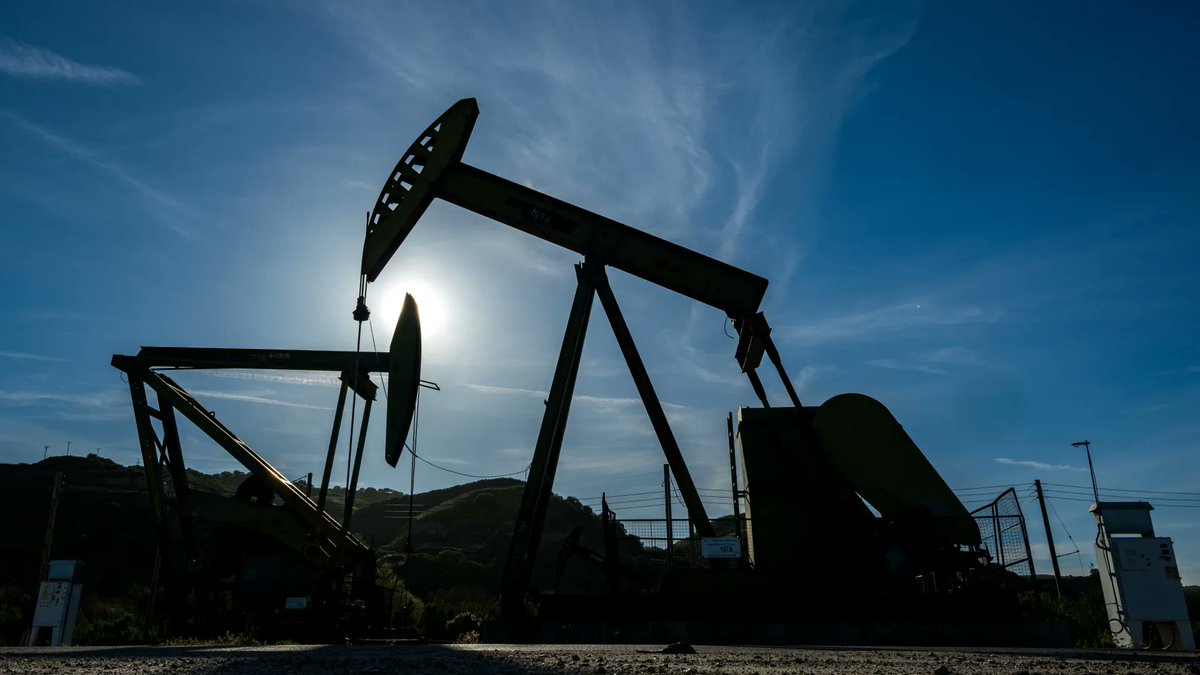 PriorConsults's tweet image. At best oil drops to $80, but that’s still a different world: deVere CEO @nigeljgreen  🌍⛽

business-money.com/announcements/… @BusinessMoney 

#Oil #Economy #Inflation #Investing #Markets #Finance