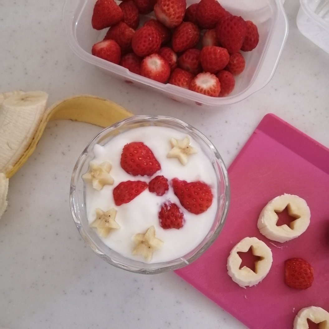 いちごのりぼんのヨーグルト🍓