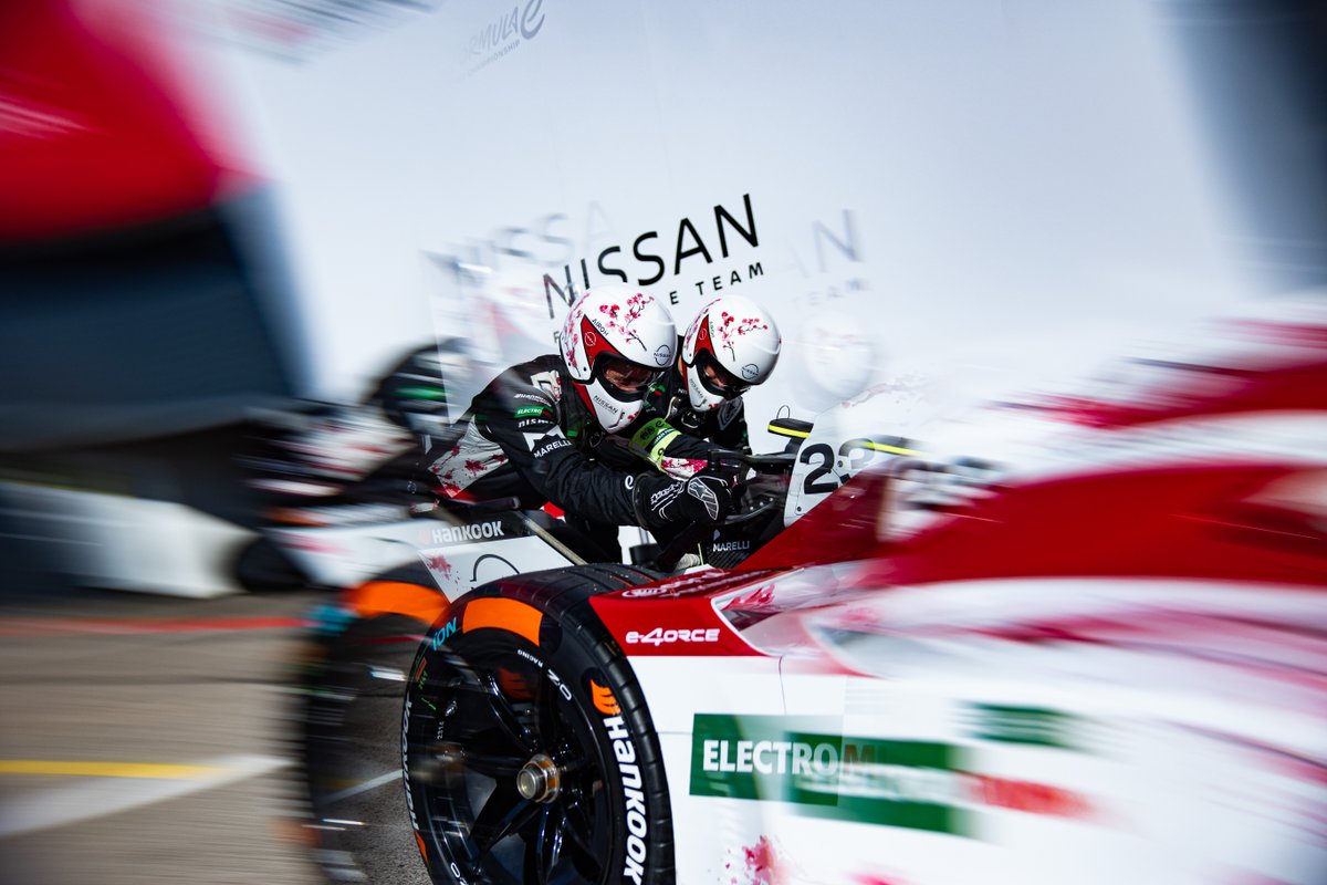 ShellMotorsportTeam tweet media