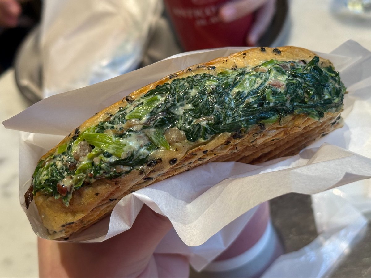 六本木ヒルズ店のアンティコカフェで食べてきたけど、まあ普通に美味しいって感じだった。店舗によってはもっと美味しいのかな？フレンチトーストと他のサンドとかも美味しいみたいだから今度食べてみたいな！