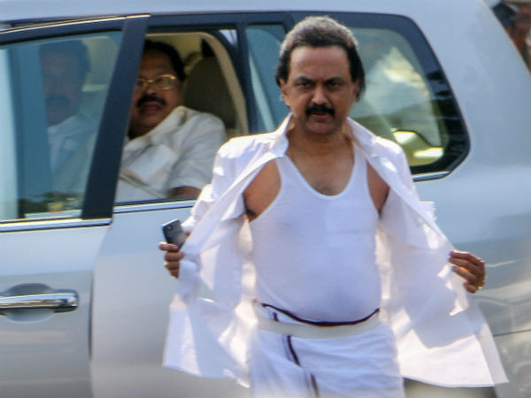 மே 4 இரவு நான் மட்டும் இல்லடா என்னை சேர்ந்த எல்லோருமே இப்படி தான்டா 🖤❤️