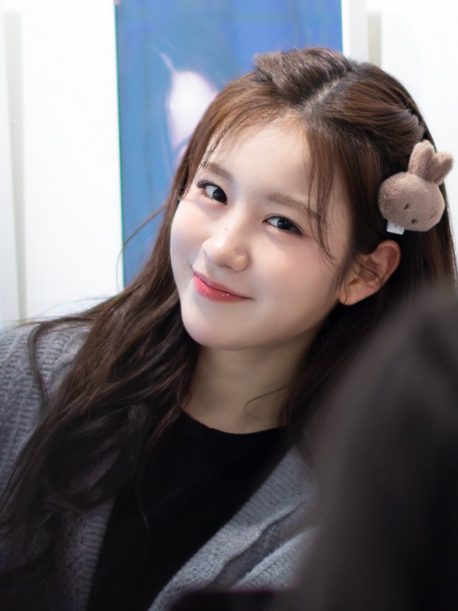 빼꼼! 귀여워~ 🐻🥰 
행복한 5월이 되길~🍀 

#우아 #wooah #우연 #wooyeon