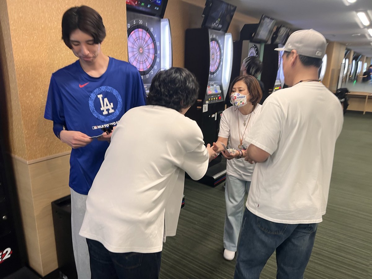 darts_school's tweet photo. 🎯池袋校シングルストーナメント🎯

✨GW✨
📅5/3(日)

🕰️19:00〜21:00

会員様限定トーナメント

いつも出られてる方もまだ出られたことない方も是非ご参加頂きたい！

普段の自分の投げ方が出来るのか？
いつも以上に力を発揮できるのか？

エントリーはコーチ迄！ https://t.co/MSqBE6dt2e