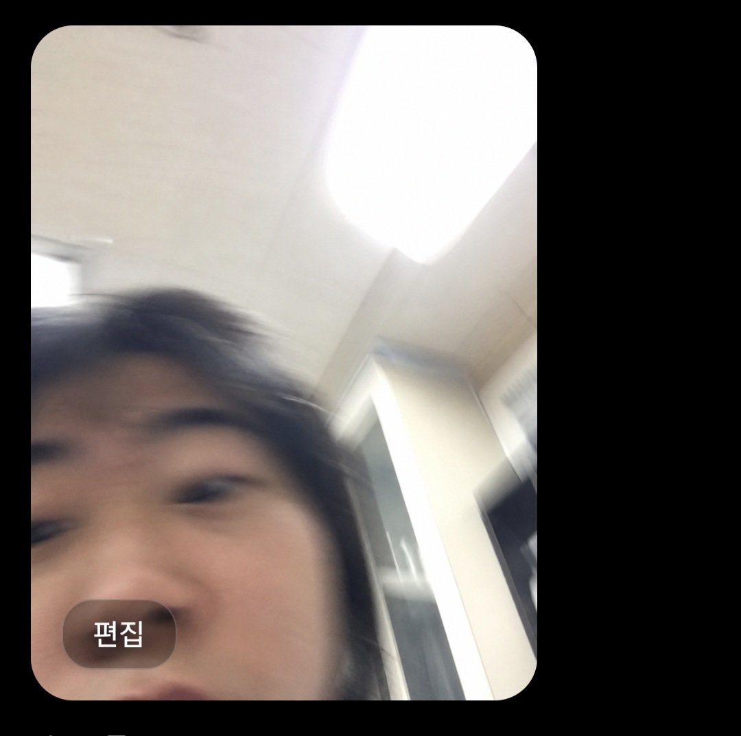 진 tweet media