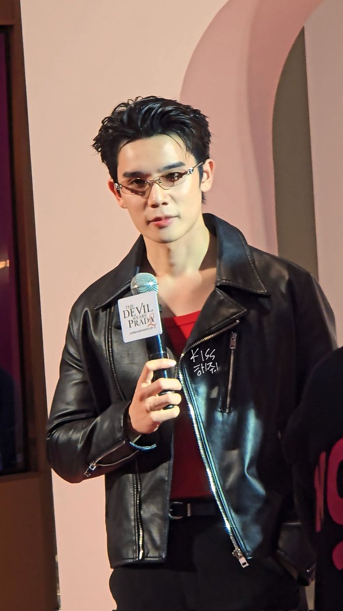 cubbchann's tweet photo. HANDSOME OVERLOAD 💜😎🥑

JSCEAN SPECIAL SCREENING
#SFxJimmySea
#jimmyyjp #sea_tawinan https://t.co/WSK1AE1u5w