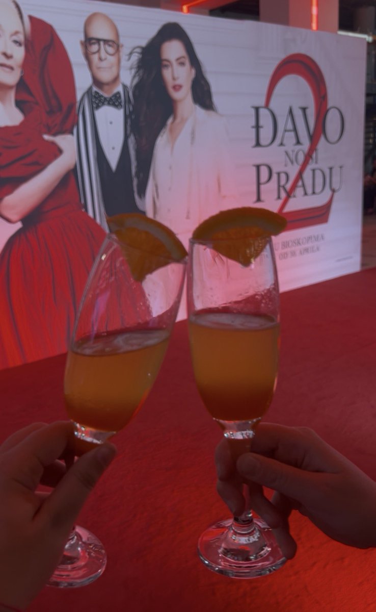 lanicaaaaaa96's tweet image. Premijera👠❤️ #thedevilwearsprada #premiere #mtsdvorana #redcarpet ps Film odlican al prvi deo bolji🫡