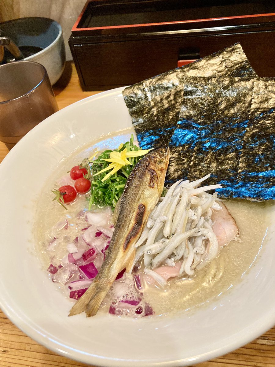 あふさか tweet media