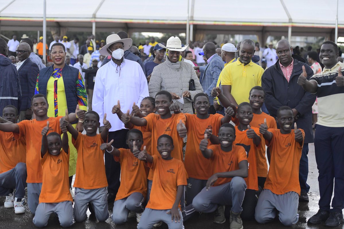 President Yoweri Museveni celebrates the growing spirit of entrepreneurship among Ugandans, noting that small businesses are the engine of national transformation. #WhyUgDecidedM7 #M7SwearsIn2026 #LabourDay