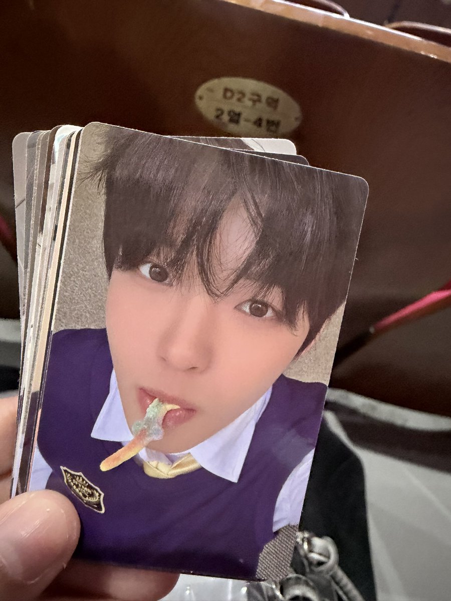 탐이 tweet media
