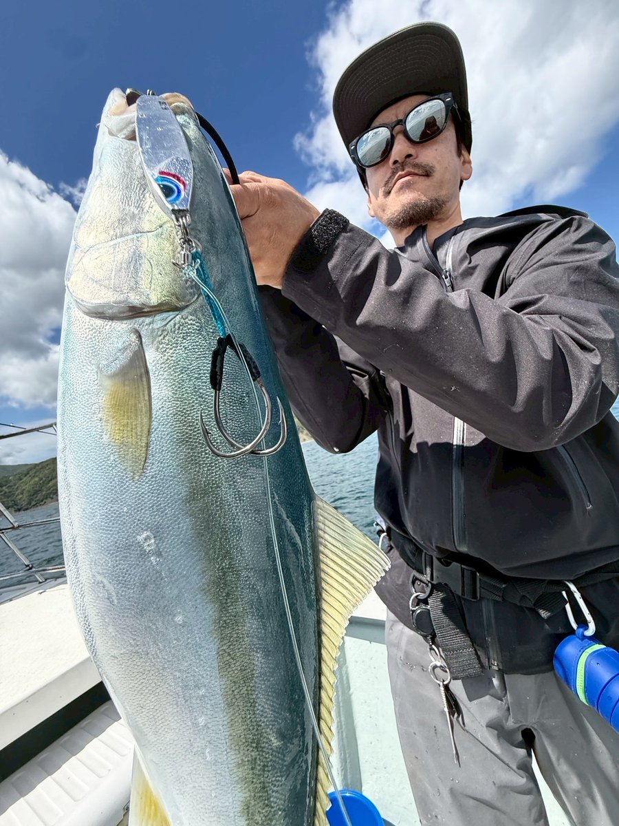 fishingmaxinfo's tweet photo. 【衝撃】大阪湾・青物爆釣。遂に始まりました https://t.co/khJAoV8Srz @YouTubeより 

遂に、始まりました。笑