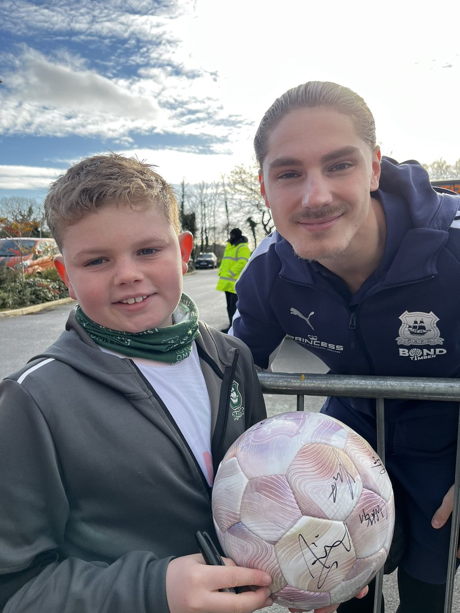 dscolsey's tweet photo. Can’t believe our little lad has hit double figures, happy 10th birthday buddy we love you loads, @Argyle can we get a win and into the playoffs for his birthday #pafc #nextgeneration #minigreen 💚💚 https://t.co/LaofEyPxPd