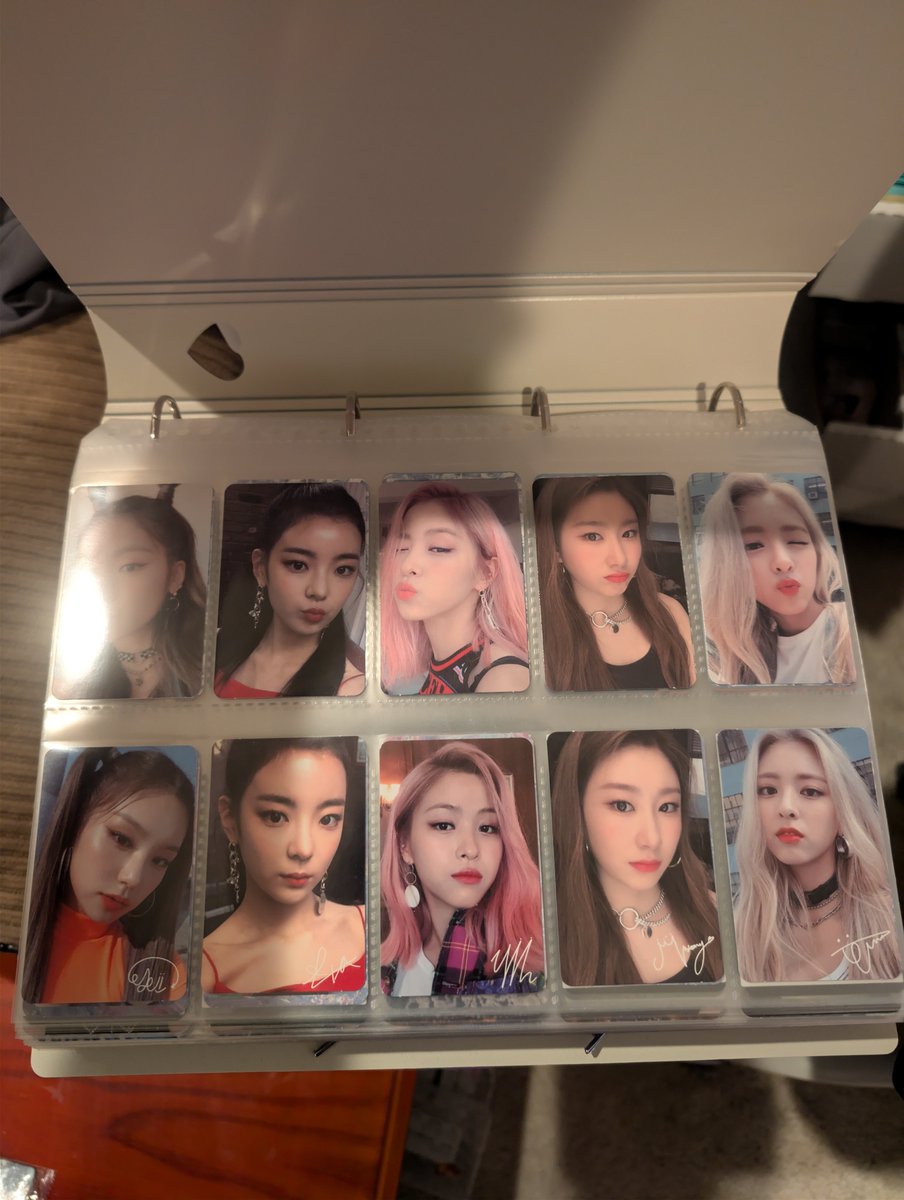 pointsoftrading's tweet photo. @hrtz4chaer I'm an OT5 collector. I put mine in a 10 pocket binder going in order from debut until now. https://t.co/1m84KDzmya