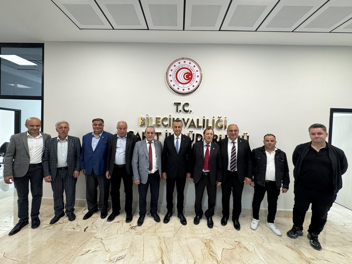 SinasiBalta's tweet photo. Bilecik Esnaf ve Sanatkarlar Odaları Birliği Başkanı Halit GÖLCAN, Yönetim ve Denetim Kurulu Üyeleri ile merkez ve ilçe esnaf ve sanatkarlar odaları başkanları yeni hizmet binamıza taşınmamız sebebiyle hayırlı olsun ziyaretinde bulundular. https://t.co/VUFBxWQiB6