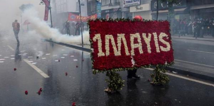 HamdiDobur's tweet photo. Alın teriyle üreten ve emeğiyle ülkemizin gücüne güç katan tüm çalışanların 1 Mayıs Emek ve Dayanışma Günü kutlu olsun. https://t.co/rHfyci24ll