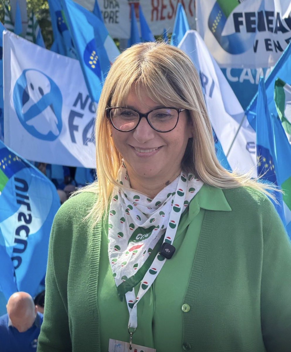 CislLiguria's tweet photo. Una bella piazza a Marghera per la manifestazione nazionale del #Primomaggio per un “lavoro dignitoso”; contrattazione, nuove tutele e nuovi diritti per l’Italia che cambia nell’era dell’intelligenza artificiale @CislNazionale https://t.co/yt7L9TtDra