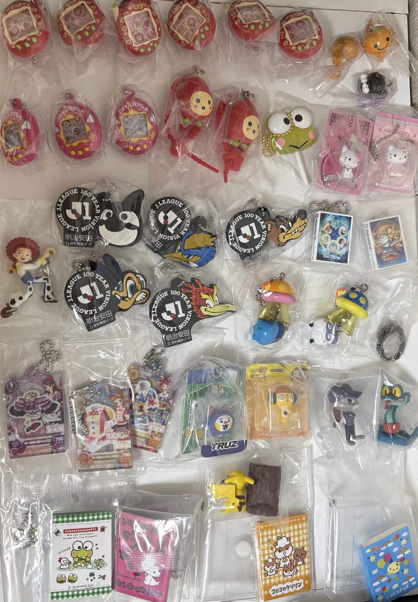 ma_capsuletoy's tweet photo. ガチャガチャ お譲り 買取
たまごっち ズートピア サンリオ ボンドロ 

【譲】1~3枚目
⚠️ALT必読(1枚目抱き合わせ必須)

【求】定価+送料+梱包費¥10

3枚目から多く買取いただける方優先。
まとめての方優先。
発送前に先払いできる方のみ。
検索からでもお気軽にお声かけください🙇‍♀️ https://t.co/SyKJ2dUXHj
