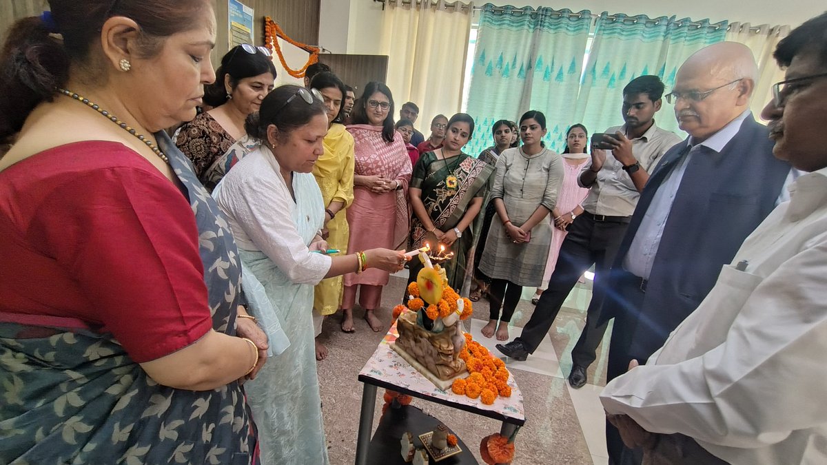 Happy Thinking Laboratory, University of Lucknow tweet media