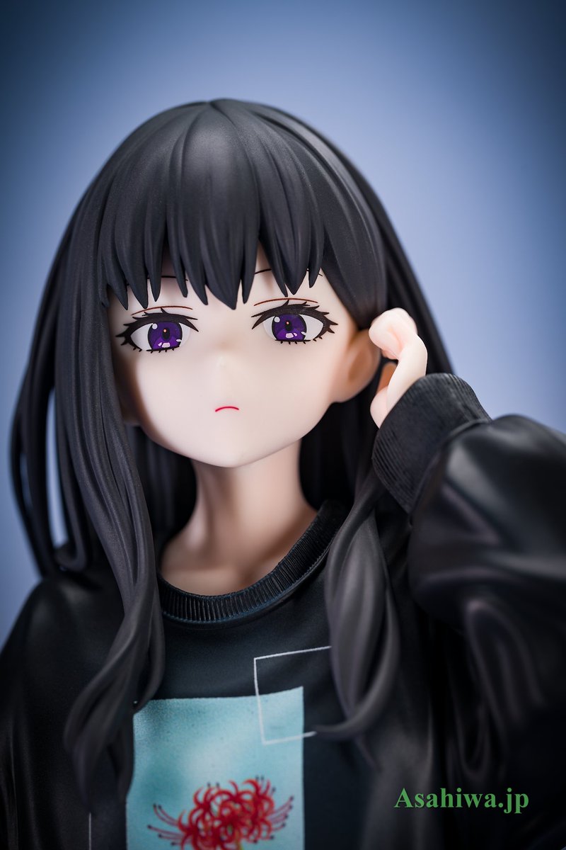 Asahiwajp's tweet photo. アニメ２話アイキャッチより。ファット・カンパニ��� リコリス・リコイル 1/7 井ノ上たきな オーバーサイズトレーナーVer. よつばとフィギュアレビューhttps://t.co/ck1hDU7pSX https://t.co/tbEFwAsIQ1