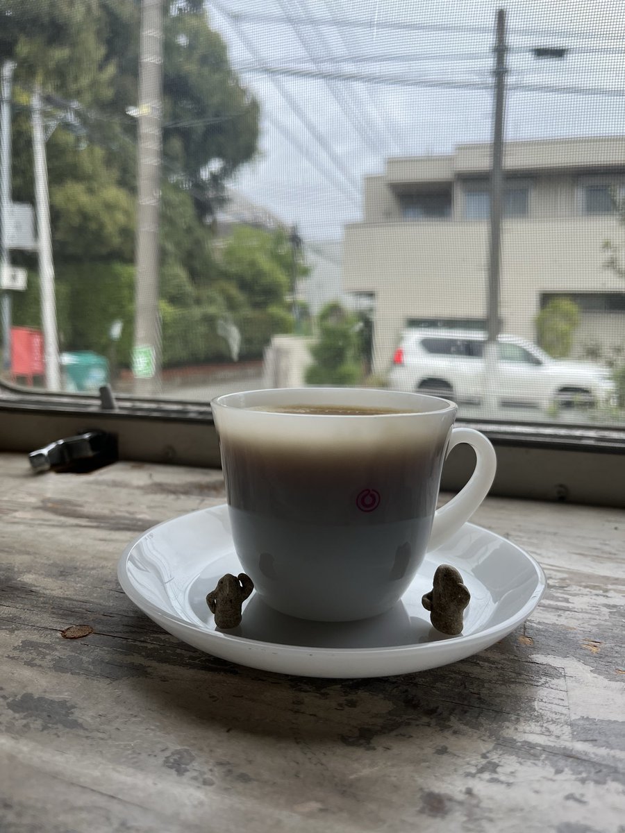 meguru_coffee's tweet image. みなさま、よいGWを〜☺️

⬇️ 次回営業日 ⬇️

✴︎5月7日(木)
　with 発酵玄米おにぎり【たかごころ】さん
　and  お直し相談【アッキー】さん
　☕️🥤＋🍙🥗🥢＋🧵🪡👕

✴︎5月8日(金)
　with 小さな埴輪たち【はにわのわ】
　(委託販売) @kmsm4450 

#めぐる珈琲
#airstream
#エアスト