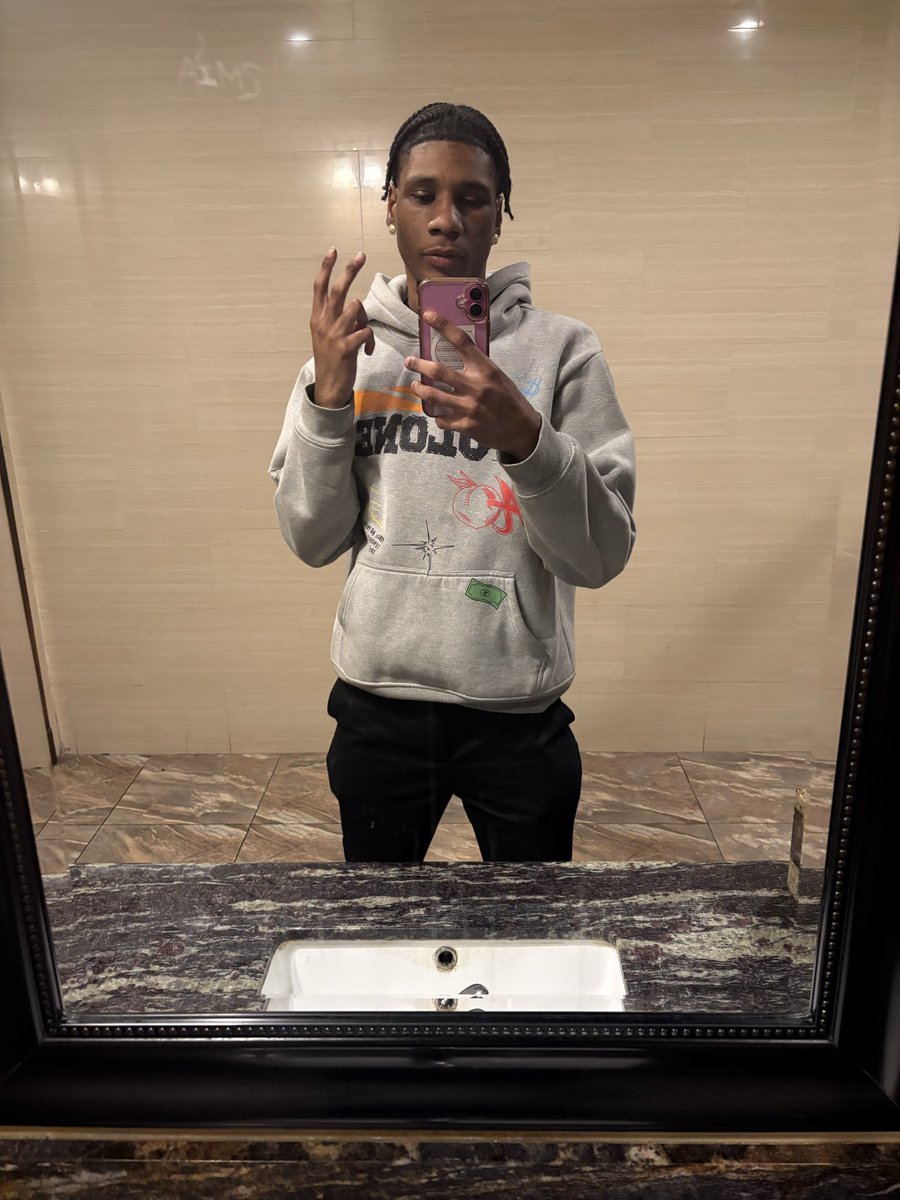 juswannacrush's tweet image. waddup chatt #vegas