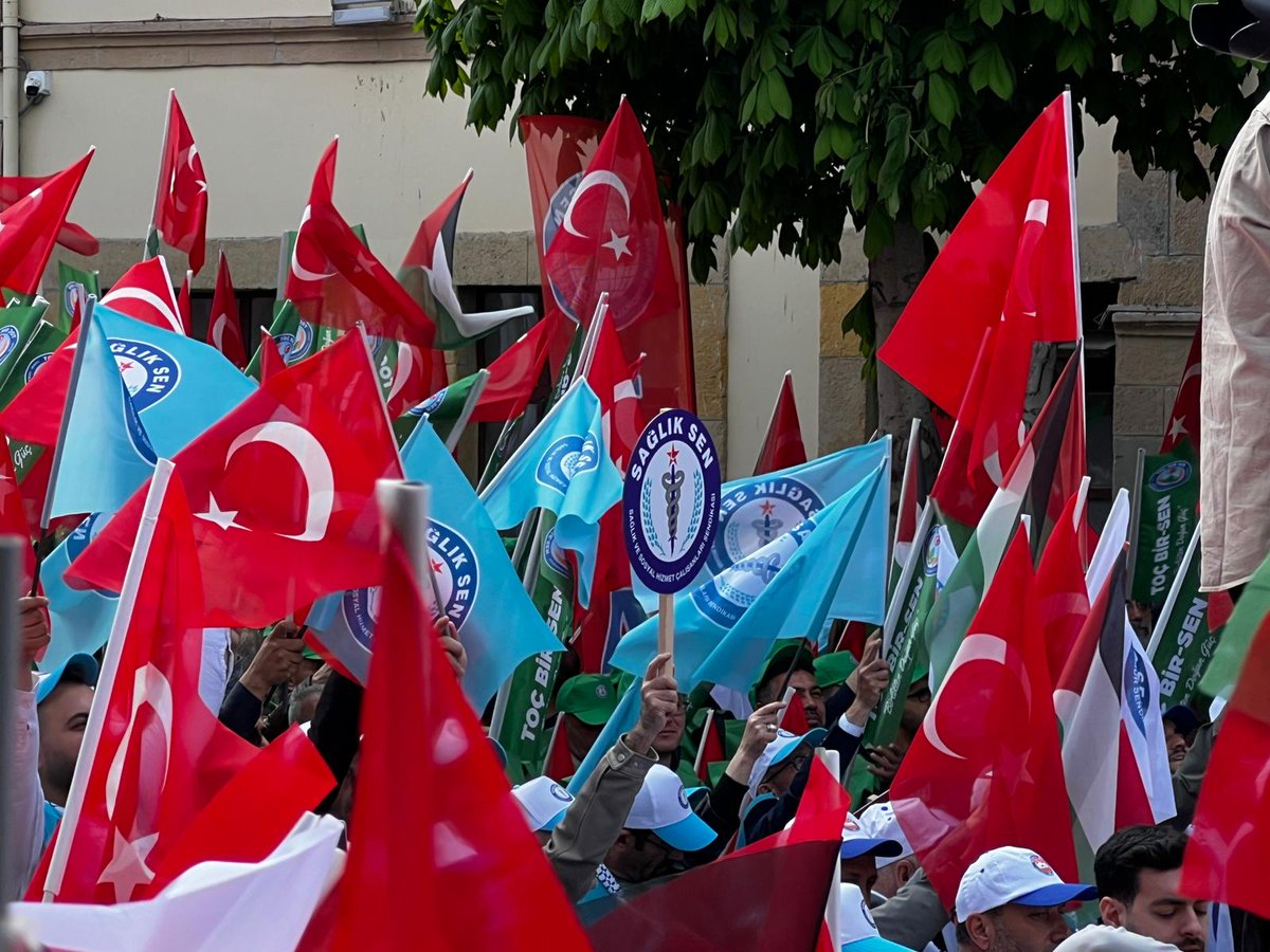 📍Çorum 

Alın teriyle hayatı ayakta tutan tüm emekçilerimizin 1 Mayıs Emek ve Dayanışma Günü kutlu olsun.

Yaşasın emek!
Yaşasın mücadelemiz!
Yaşasın Sağlık-Sen!

#1Mayıs
#1MayıstaÇorumdayız
#PaylaşımdaAdaletDünyadaBarış