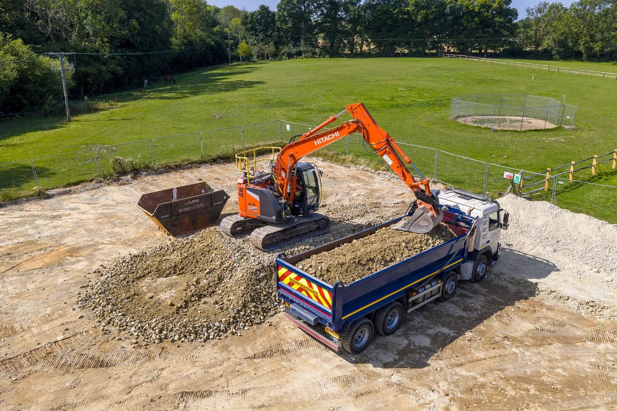 Hitachi Construction tweet media