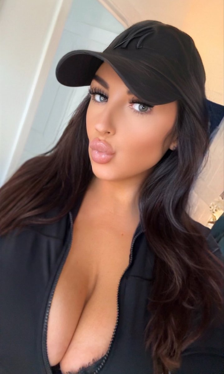 Nikki Robertson🖤 tweet media