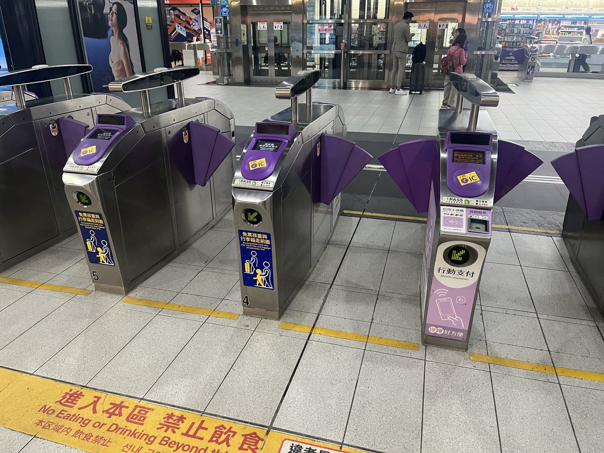 カズ tweet media