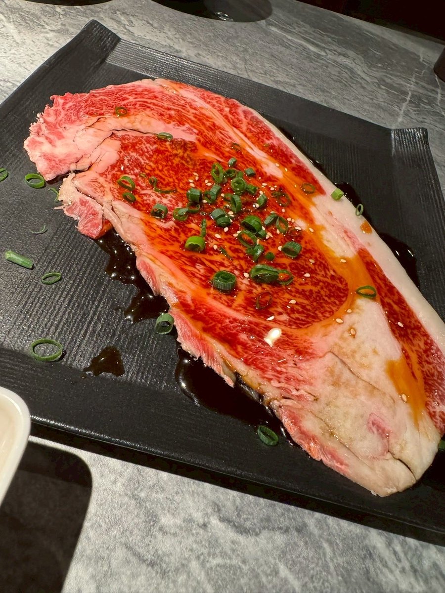 _toshoen's tweet photo. こんばんは！
焼肉桃松苑です。
本日も営業しております！

おすすめは焼きしゃぶリブロースと横綱ハラミ、パンナコッタです！

ご来店お待ちしております！

東京都江東区住吉2丁目24-15
🚃半蔵門線　都営新宿線
住吉駅　A4出口から徒歩30秒
☎️03-6666-9902
 #焼肉  #桃松苑 #住吉 #錦糸町 #両国 https://t.co/hW09TrYzcw
