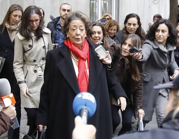 EL JARABE DEMOCRÁTICO TIENE MEMORIA 🚨

A los que hoy se les llena la boca con la "salud mental" y el "acoso" a Begoña, hay que recordarles que no pararon hasta ver morir a Rita Barberá en un hotel de Madrid tras un linchamiento salvaje.

Lo que no se está explicando es que en