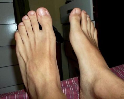 Algún chico flaquito, guapo y vergon para videollamada? 
(Vrg🍆× vrg🍆)
Fetiche de pies 🧦