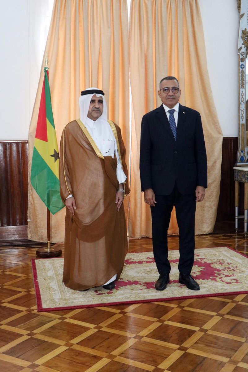 QatarEmb_abuja's tweet image. تسلم فخامة الرئيس كارلوس فيلا نوفا، رئيس جمهورية ساوتومي وبرينسيب الديمقراطية، أوراق اعتماد سعادة السفير/ يوسف بن محمد الهيل، سفيرا فوق العادة مفوضا لدولة قطر "غير مقيم" لدى جمهورية ساوتومي وبرينسيب الديمقراطية. 

#qatar #Doha #são_tomé