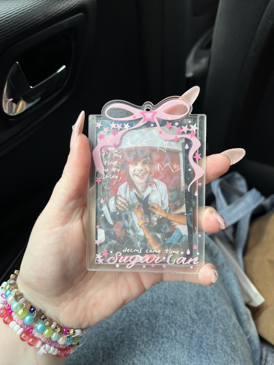manon ☽ on tour tweet media