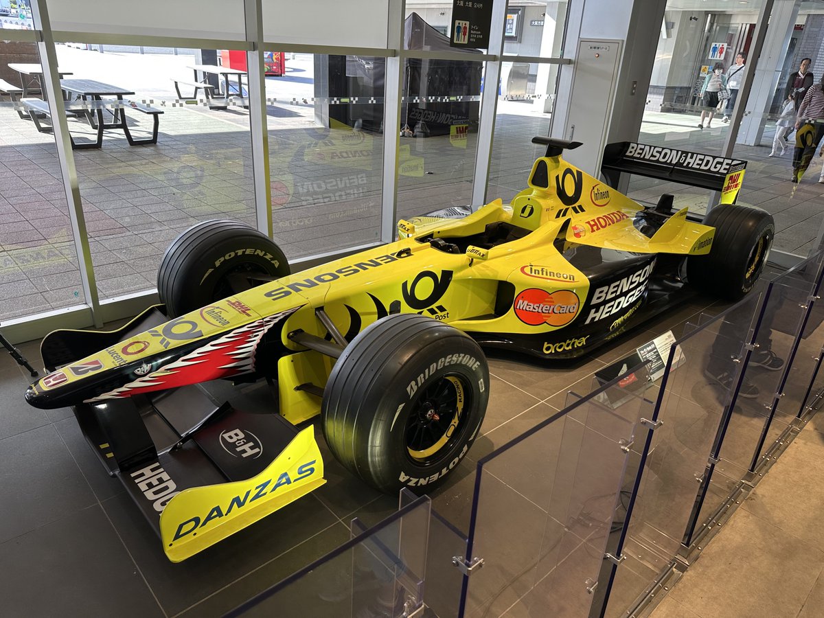 BB_SC59's tweet photo. 鈴鹿PAに寄ったらPowered by Hondaに出くわした！！！ https://t.co/RQ0iW549Uz